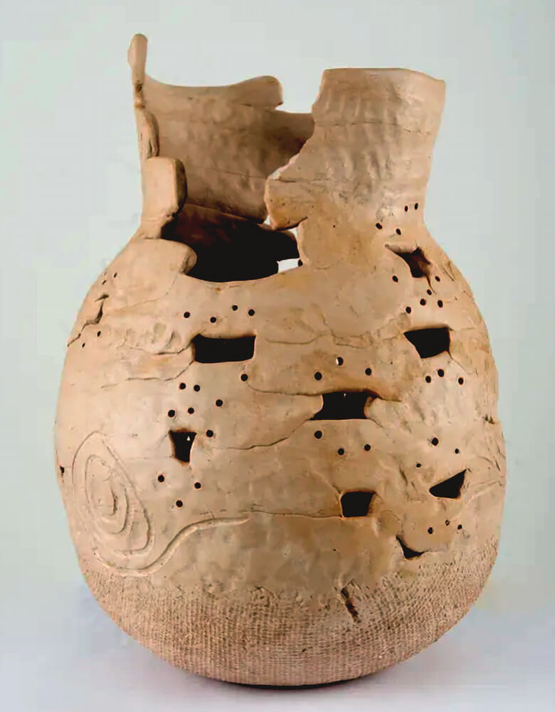 Chris Echeta, 2019. Terracotta, engobe and aluminum